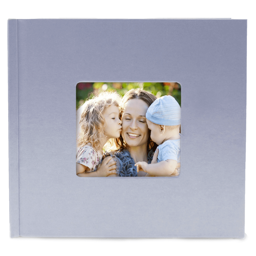 Fotokniha do 24h. Skvělá akce na fotoknihu 21x21 modré desky - Elegantní bílá