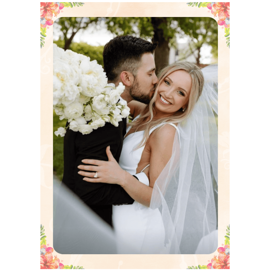 Fotokniha online. Sleva na růžovou fotoknihu s okénkem 21cm - Svatební kytice