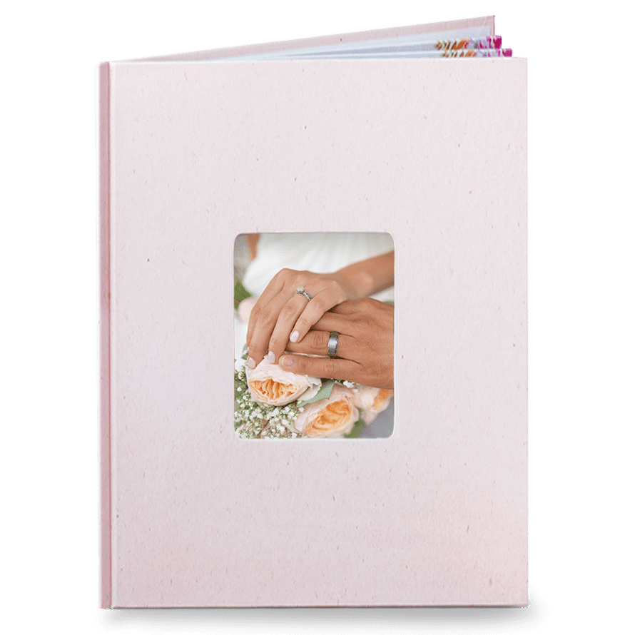 Fotokniha online. Sleva na růžovou fotoknihu s okénkem 21cm - Svatební motýli