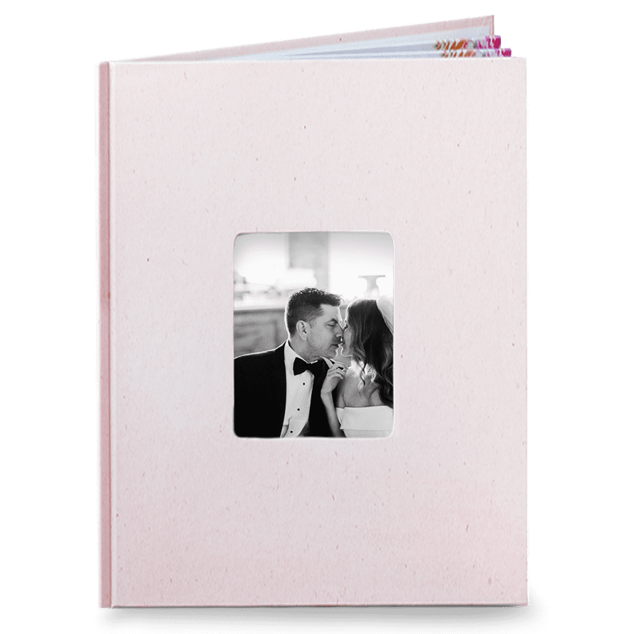 Fotokniha online. Sleva na růžovou fotoknihu s okénkem 21cm - Svatební zlaté květy