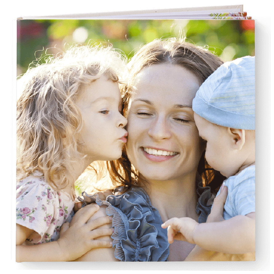 Kvalitní fotokniha a vlastní foto na deskách. Levně online. - Elegantní bílá