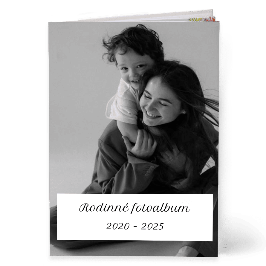 Kvalitní fotokniha velká A4 - vlastní foto na deskách. Levně online. - Fotografická
